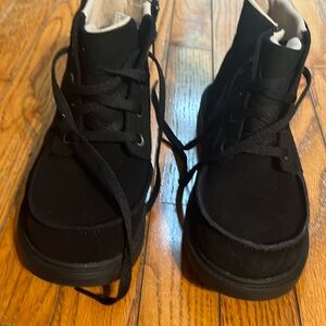 Size 5 Ugg boots black women/girls